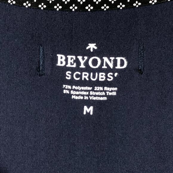 Beyond Scrubs Top Womens Medium Navy Blue V Neck 2 Pocket Stretch Style 5100SB - Picture 3 of 13